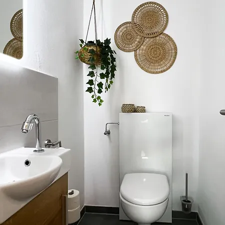 Panoramablick Mit Schwimmbad Und Sauna Apartamento *