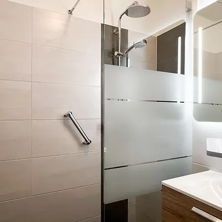 Panoramablick Mit Schwimmbad Und Sauna Apartamento Lenzkirch