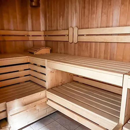 Panoramablick Mit Schwimmbad Und Sauna דירה *