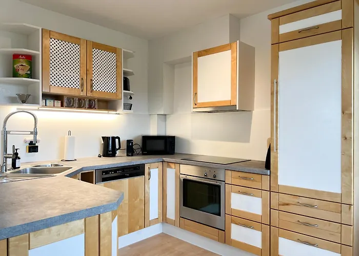 Panoramablick Mit Schwimmbad Und Sauna Apartamento